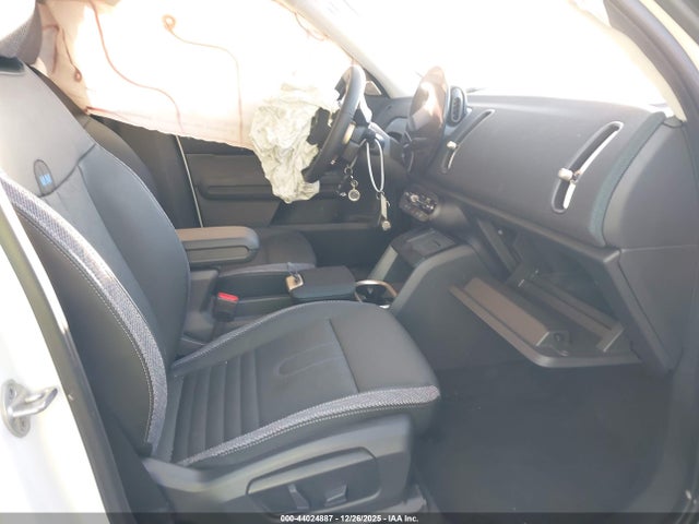 2025 MINI COUNTRYMAN WMZ23GA07S7R00119 Photo 4