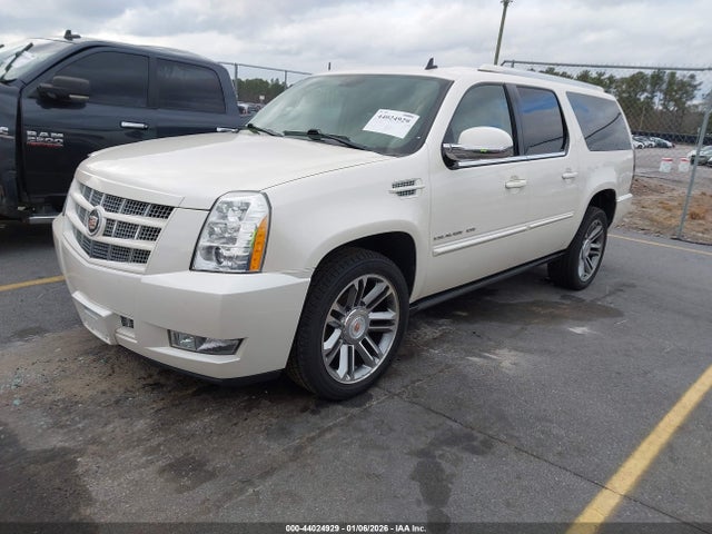 2013 CADILLAC ESCALADE ESV 1GYS4JEF0DR367038 Photo 1