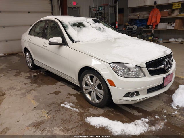44024999 :رقم المزاد ، WDDGF8BB8BR150906 vin ، 2011 Mercedes-benz C 300 Luxury 4matic مزاد بيع