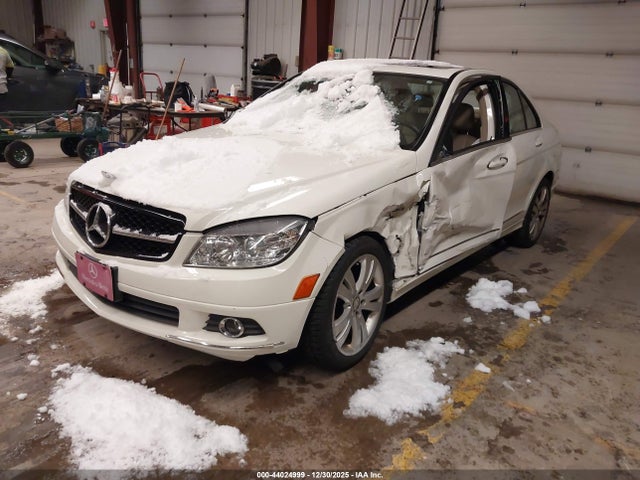 44024999 :رقم المزاد ، WDDGF8BB8BR150906 vin ، 2011 Mercedes-benz C 300 Luxury 4matic مزاد بيع