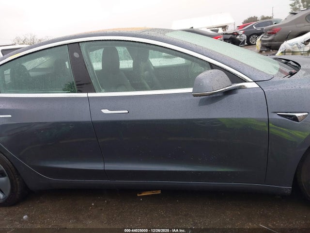 Tesla MODEL 3 2018 5YJ3E1EA2JF158963 Image 13