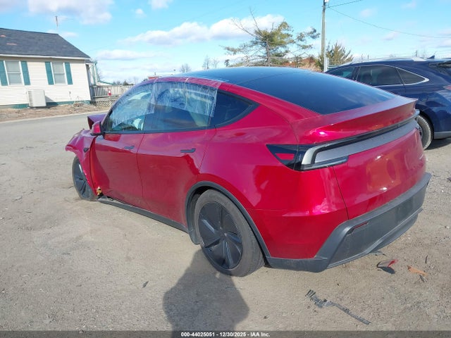 2026 TESLA MODEL Y 7SAYGDEE7TF359512 Photo 2