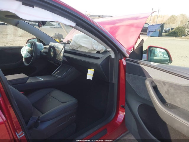 2026 TESLA MODEL Y 7SAYGDEE7TF359512 Photo 4