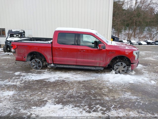 1FT6W1EV6NWG09715 Ford F-150 Lightning Lariat
