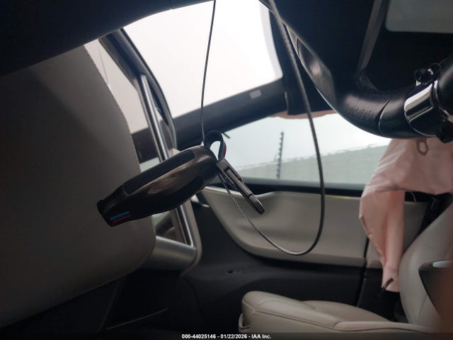 2015 TESLA MODEL S 5YJSA1H29FFP75974 Photo 10