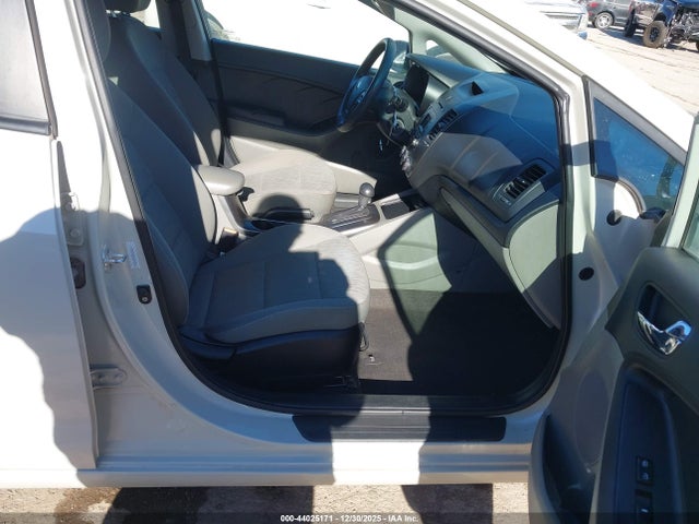 Aukcja sprzedaży 2015 Kia Forte Lx, vin: KNAFK4A68F5374704, numer aukcji: 44025171