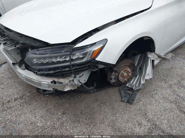 1HGCV1F93JA006916 Honda Accord Touring