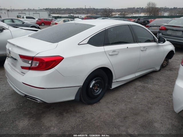 1HGCV1F93JA006916 Honda Accord Touring