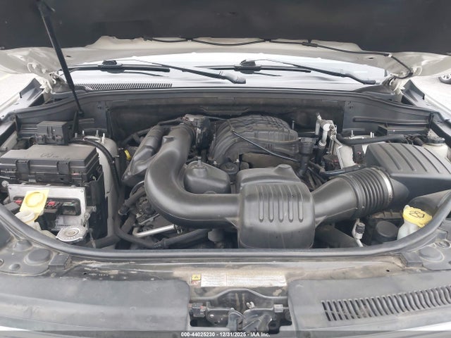 44025230 :رقم المزاد ، 1J4RR4GG3BC681046 vin ، 2011 Jeep Grand Cherokee Laredo مزاد بيع
