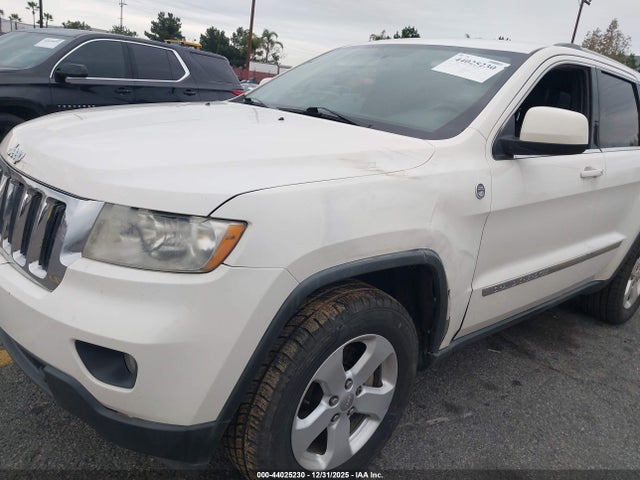 44025230 :رقم المزاد ، 1J4RR4GG3BC681046 vin ، 2011 Jeep Grand Cherokee Laredo مزاد بيع