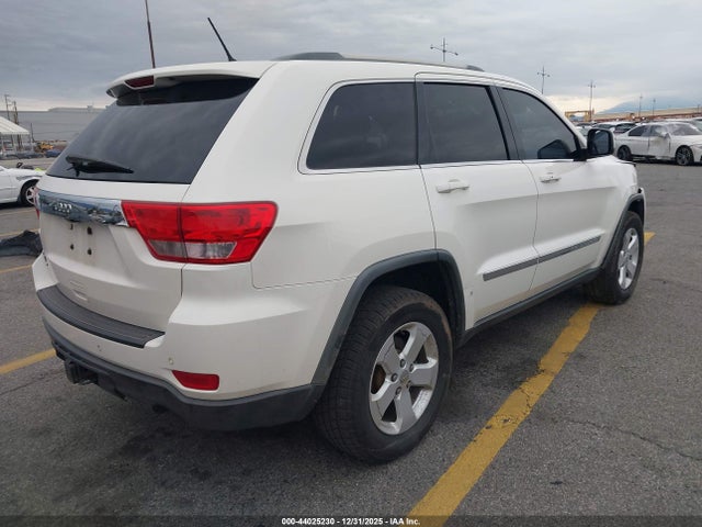 44025230 :رقم المزاد ، 1J4RR4GG3BC681046 vin ، 2011 Jeep Grand Cherokee Laredo مزاد بيع