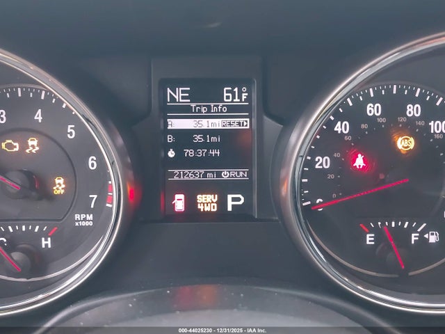 44025230 :رقم المزاد ، 1J4RR4GG3BC681046 vin ، 2011 Jeep Grand Cherokee Laredo مزاد بيع