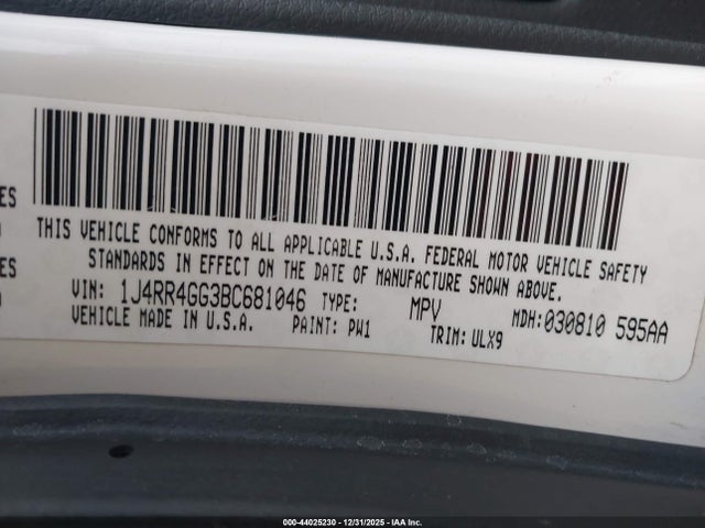 44025230 :رقم المزاد ، 1J4RR4GG3BC681046 vin ، 2011 Jeep Grand Cherokee Laredo مزاد بيع
