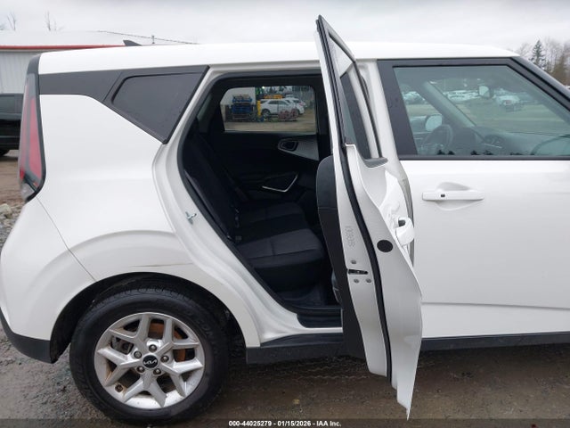 KNDJ23AU5P7873858 KIA SOUL S