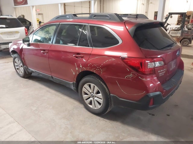 Продаж на аукціоні авто 2018 Subaru Outback 2.5i Premium, vin: 4S4BSAHC2J3327471, номер лоту: 44025290