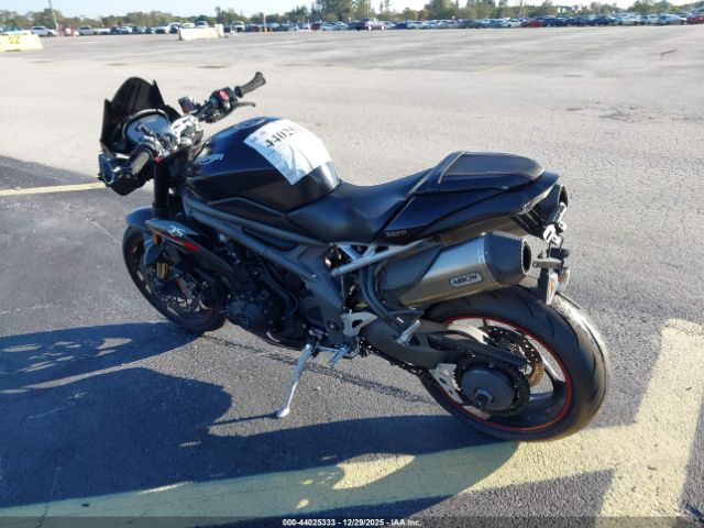 2019 TRIUMPH MOTORCYCLE SPEED TRIPLE SMTN53P4XKJ902722 Photo 2