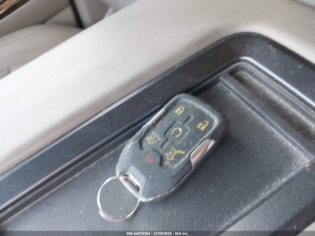 44025354 :رقم المزاد ، 1GKS2GKC2KR376933 vin ، 2019 Gmc Yukon Xl Slt مزاد بيع