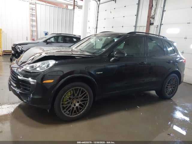 44025379 :رقم المزاد ، WP1AE2A21HLA73078 vin ، 2017 Porsche Cayenne E-hybrid S Platinum Edition مزاد بيع
