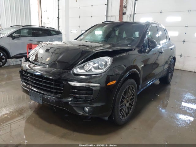 44025379 :رقم المزاد ، WP1AE2A21HLA73078 vin ، 2017 Porsche Cayenne E-hybrid S Platinum Edition مزاد بيع