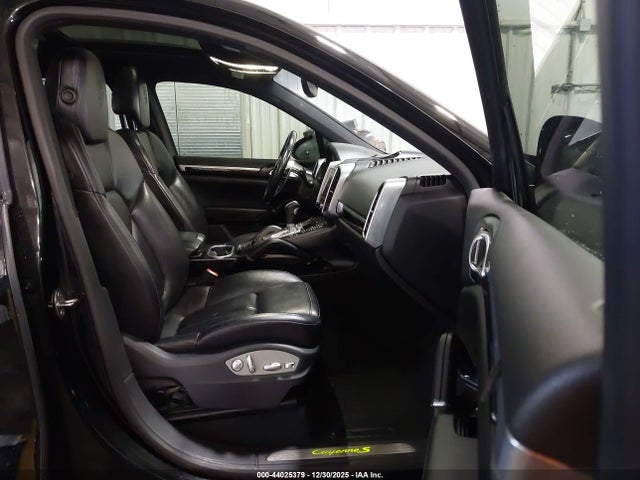 44025379 :رقم المزاد ، WP1AE2A21HLA73078 vin ، 2017 Porsche Cayenne E-hybrid S Platinum Edition مزاد بيع
