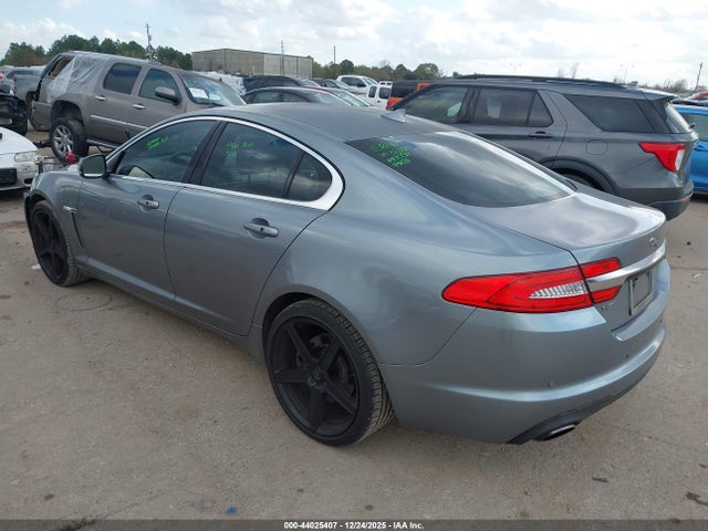 2013 JAGUAR XF SAJWA0ES8DPS97132 Photo 2