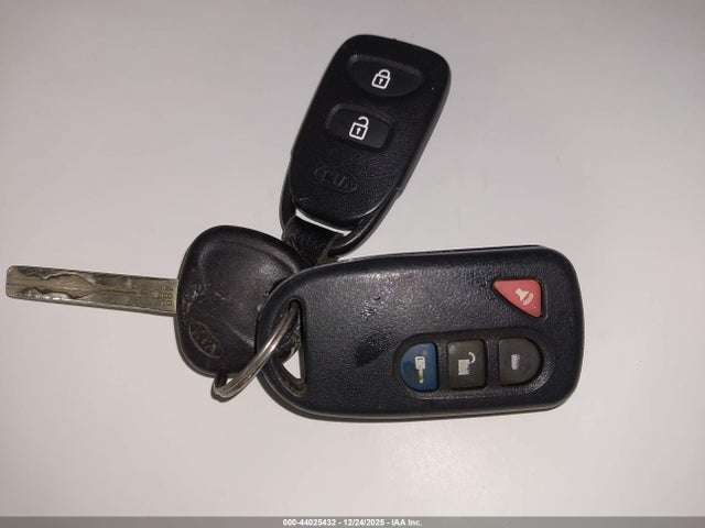 2011 KIA SORENTO 5XYKTCA17BG157112 Photo 10