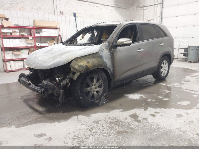 2011 KIA SORENTO 5XYKTCA17BG157112 Photo 1