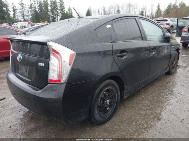 2014 TOYOTA PRIUS JTDKN3DU4E1745201 Photo 3