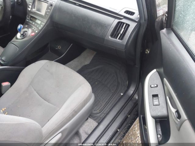 2014 TOYOTA PRIUS JTDKN3DU4E1745201 Photo 4