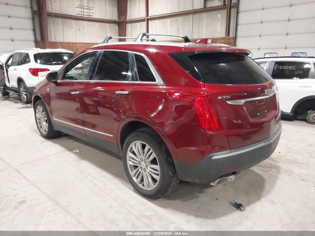 2018 CADILLAC XT5 1GYKNCRS6JZ137600 Photo 2