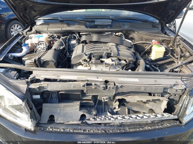 44025507 :رقم المزاد ، WVGEF7BP0HD003892 vin ، 2017 Volkswagen Touareg V6 Sport مزاد بيع