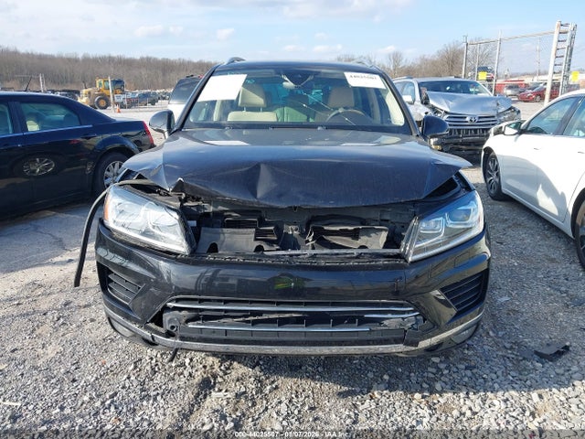 44025507 :رقم المزاد ، WVGEF7BP0HD003892 vin ، 2017 Volkswagen Touareg V6 Sport مزاد بيع