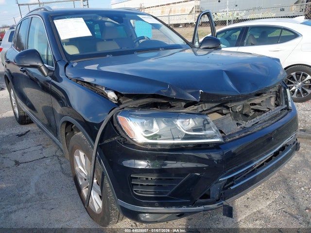 44025507 :رقم المزاد ، WVGEF7BP0HD003892 vin ، 2017 Volkswagen Touareg V6 Sport مزاد بيع