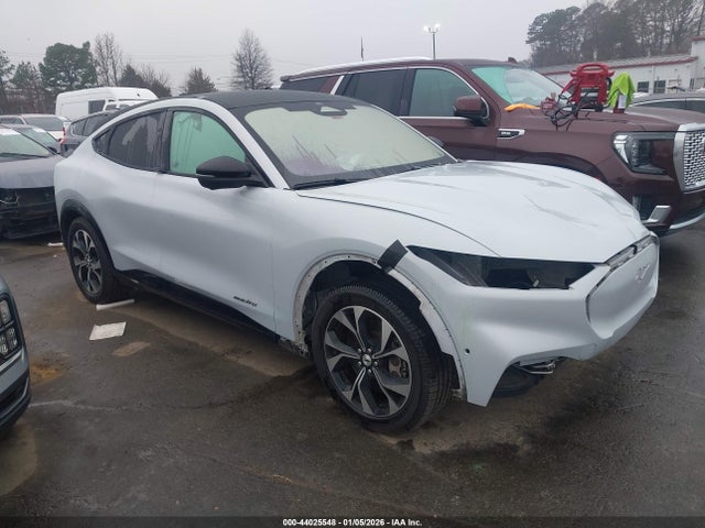 Ford Mustang Mach-e Premium 2021 3FMTK3RM8MMA48911 Image 14