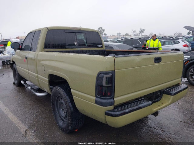 2000 DODGE RAM 1500 3B7HC13Z3YG135149 Photo 2