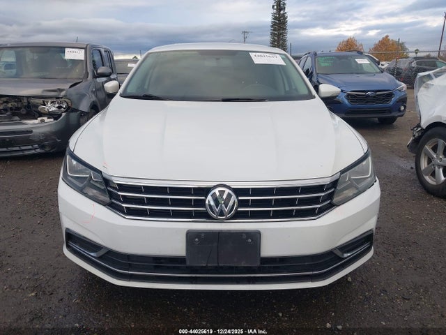 1VWAT7A34GC017287 Volkswagen Passat 1.8t S