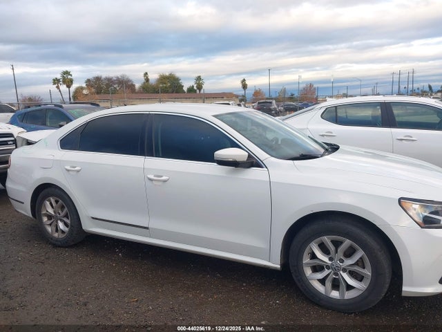 1VWAT7A34GC017287 Volkswagen Passat 1.8t S