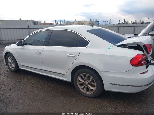 1VWAT7A34GC017287 Volkswagen Passat 1.8t S