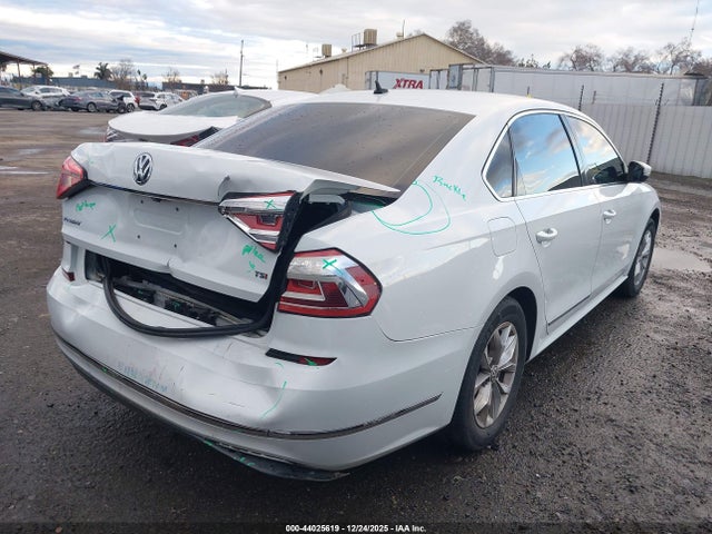 1VWAT7A34GC017287 Volkswagen Passat 1.8t S