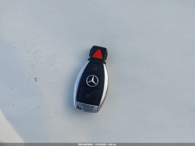 WDCGG8JB3FG373228 Mercedes-Benz Glk 350 4matic