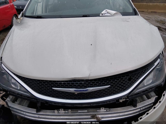 2020 Chrysler Pacifica Touring L Plus მანქანა იყიდება აუქციონზე, vin: 2C4RC1EG8LR109360, აუქციონის ნომერი: 44025707