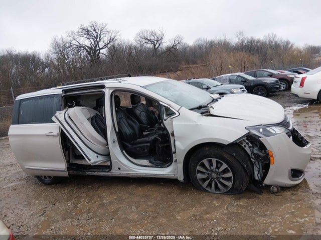 2020 Chrysler Pacifica Touring L Plus მანქანა იყიდება აუქციონზე, vin: 2C4RC1EG8LR109360, აუქციონის ნომერი: 44025707