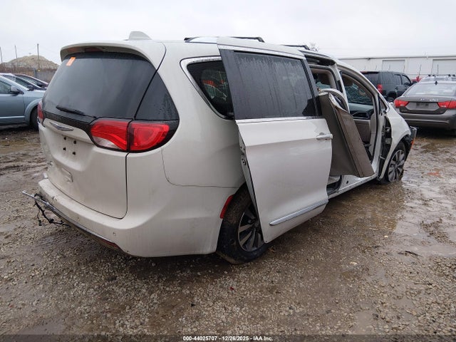 2020 Chrysler Pacifica Touring L Plus მანქანა იყიდება აუქციონზე, vin: 2C4RC1EG8LR109360, აუქციონის ნომერი: 44025707