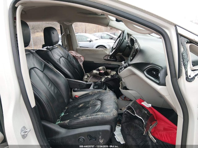 2020 Chrysler Pacifica Touring L Plus მანქანა იყიდება აუქციონზე, vin: 2C4RC1EG8LR109360, აუქციონის ნომერი: 44025707