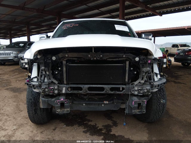 1C6RR6JM1HS556794 RAM 1500 Laramie 4x2 6&#039;4 Box