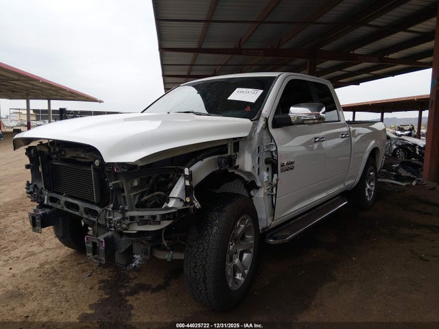 1C6RR6JM1HS556794 RAM 1500 Laramie 4x2 6&#039;4 Box