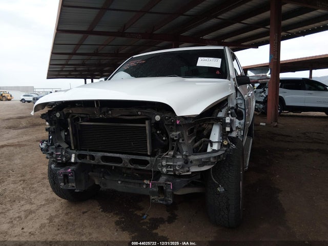 1C6RR6JM1HS556794 RAM 1500 Laramie 4x2 6&#039;4 Box