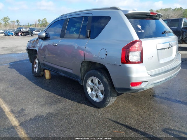 2015 JEEP COMPASS 1C4NJCEA3FD246919 Photo 2