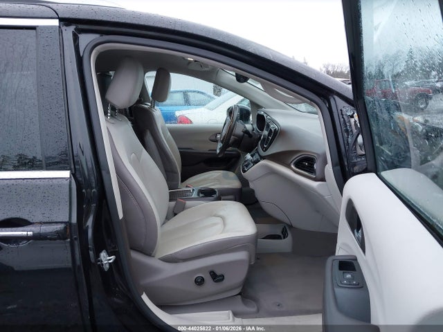Chrysler Pacifica Touring-l Plus 2017 2C4RC1EG8HR550977 Image 17