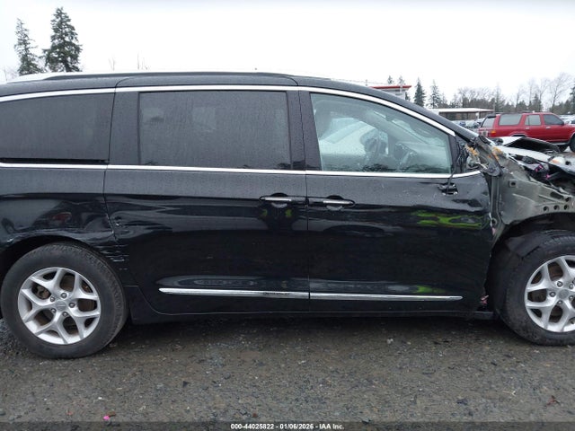 Chrysler Pacifica Touring-l Plus 2017 2C4RC1EG8HR550977 Image 19